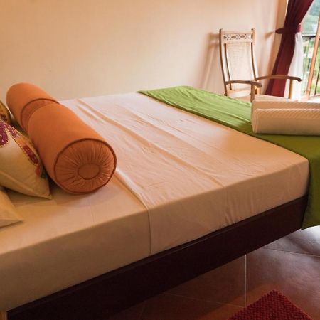 Aronka Homestay كاندي المظهر الخارجي الصورة