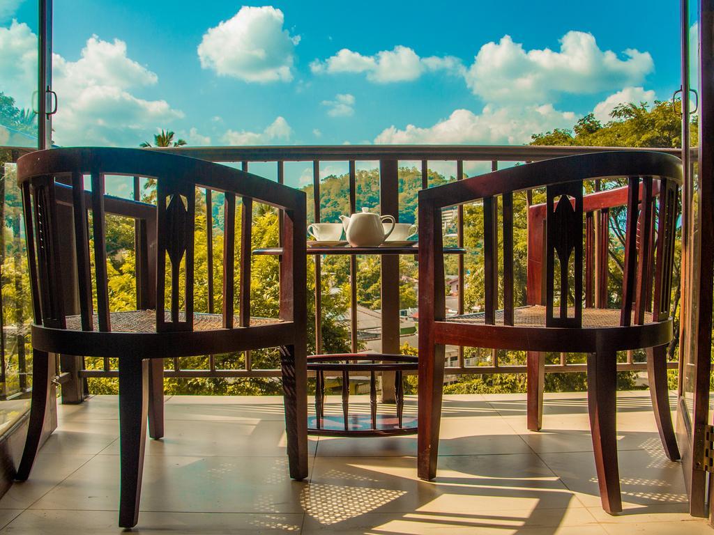 Aronka Homestay كاندي المظهر الخارجي الصورة