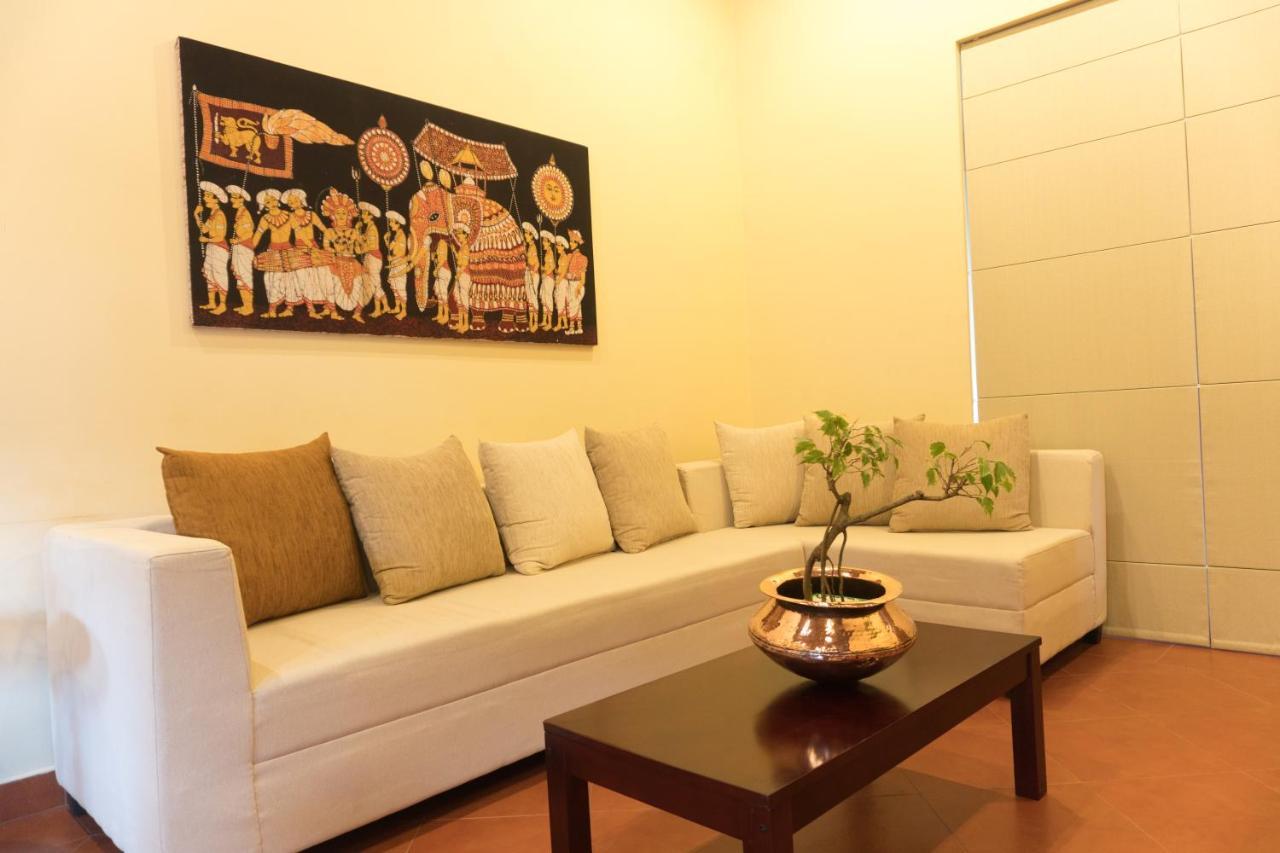 Aronka Homestay كاندي المظهر الخارجي الصورة