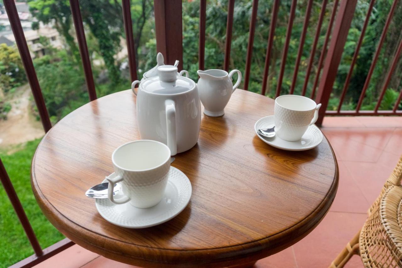 Aronka Homestay كاندي الغرفة الصورة