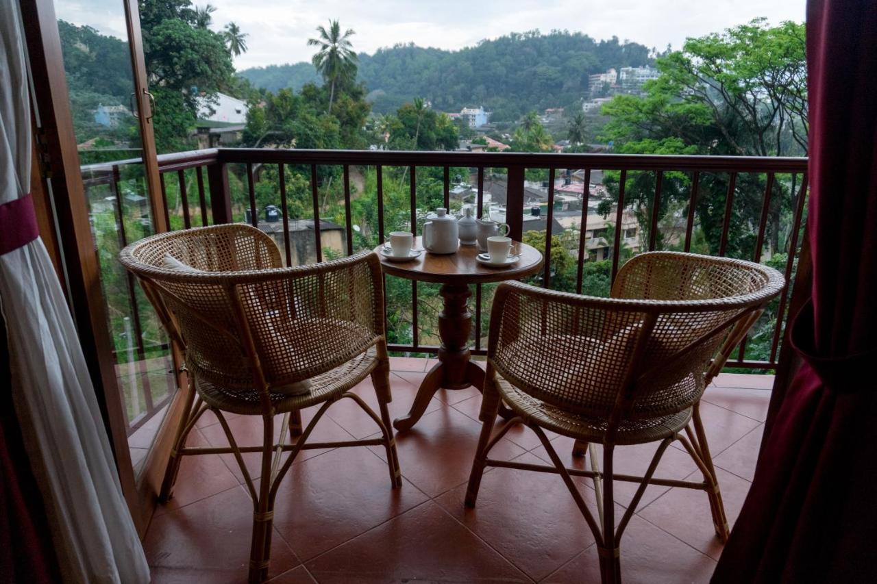 Aronka Homestay كاندي المظهر الخارجي الصورة