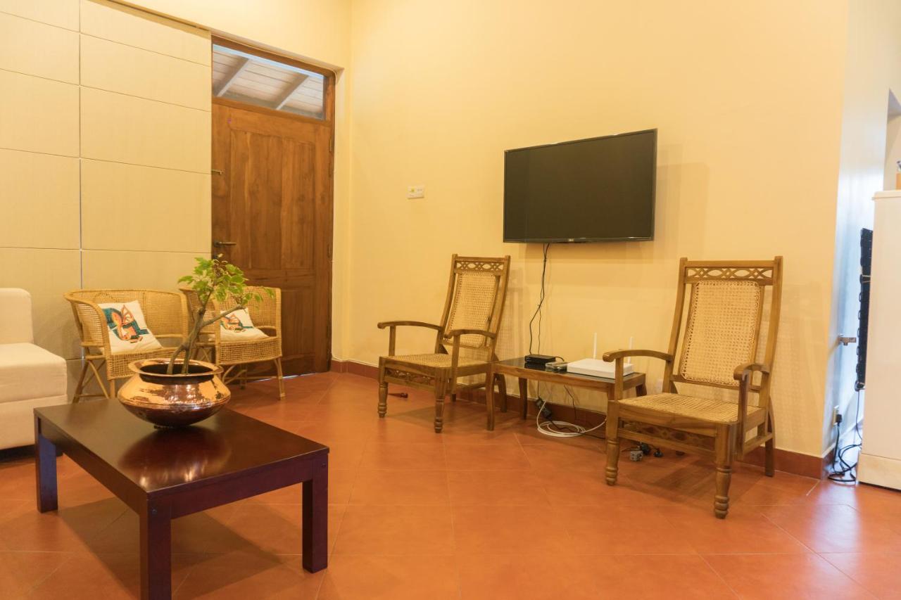 Aronka Homestay كاندي الغرفة الصورة