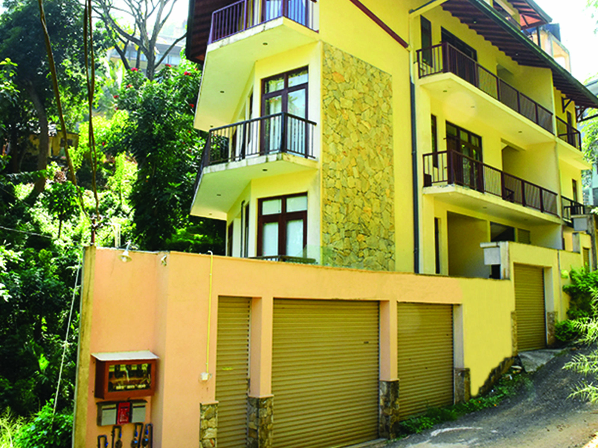 Aronka Homestay كاندي المظهر الخارجي الصورة
